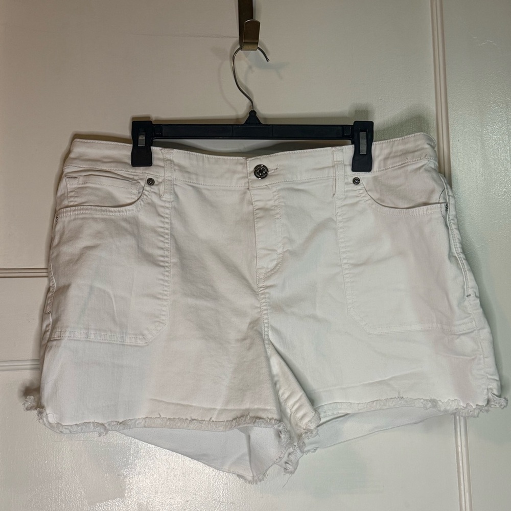 Tommy Bahama Ella Twill 4-Inch High-Rise Utility Shorts